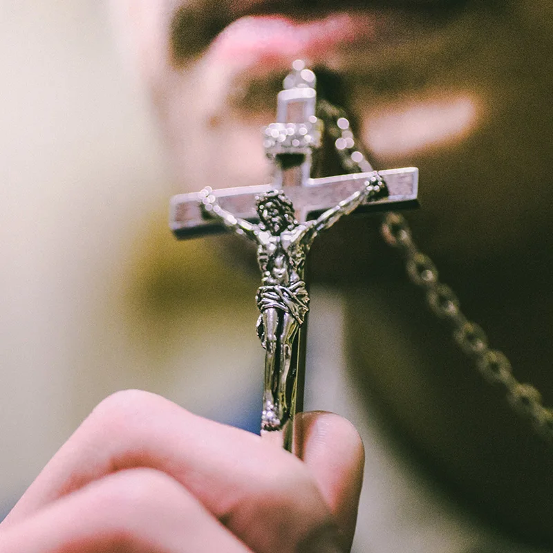 

Ruibeila cross sandalwood genuine 925 silver male necklace Christ Jesus pendant personality retro jewelry gift 2020