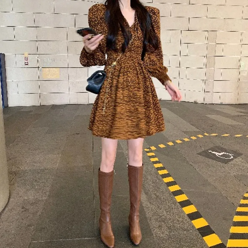 

KUSAHIKI Vintage Floral Woman Dress Puff Sleeve V-neck Elegant Dresses 2021 Spring New Slim High Waist Vestido De Mujer 6F804