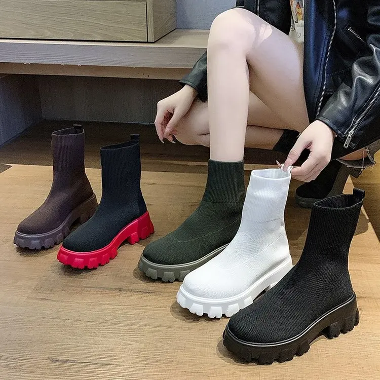 

2021 Autumn Winter New Couple Socks Shoes Women Thick-soled Casual Large Size Net Red Short Boots Women botas de mujer