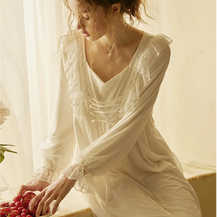 Фото Ночная рубашка женская кружевная с лентами и шнуровкой | Женская одежда