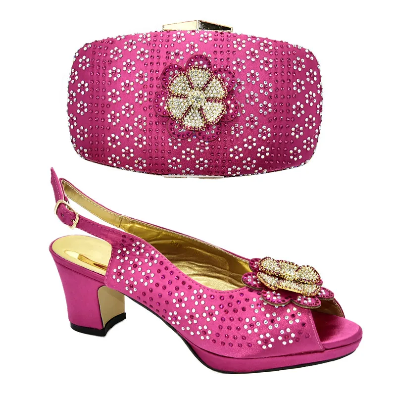 Новейший дизайн комплект итальянской женской обуви и сумки украшенный сумочкой