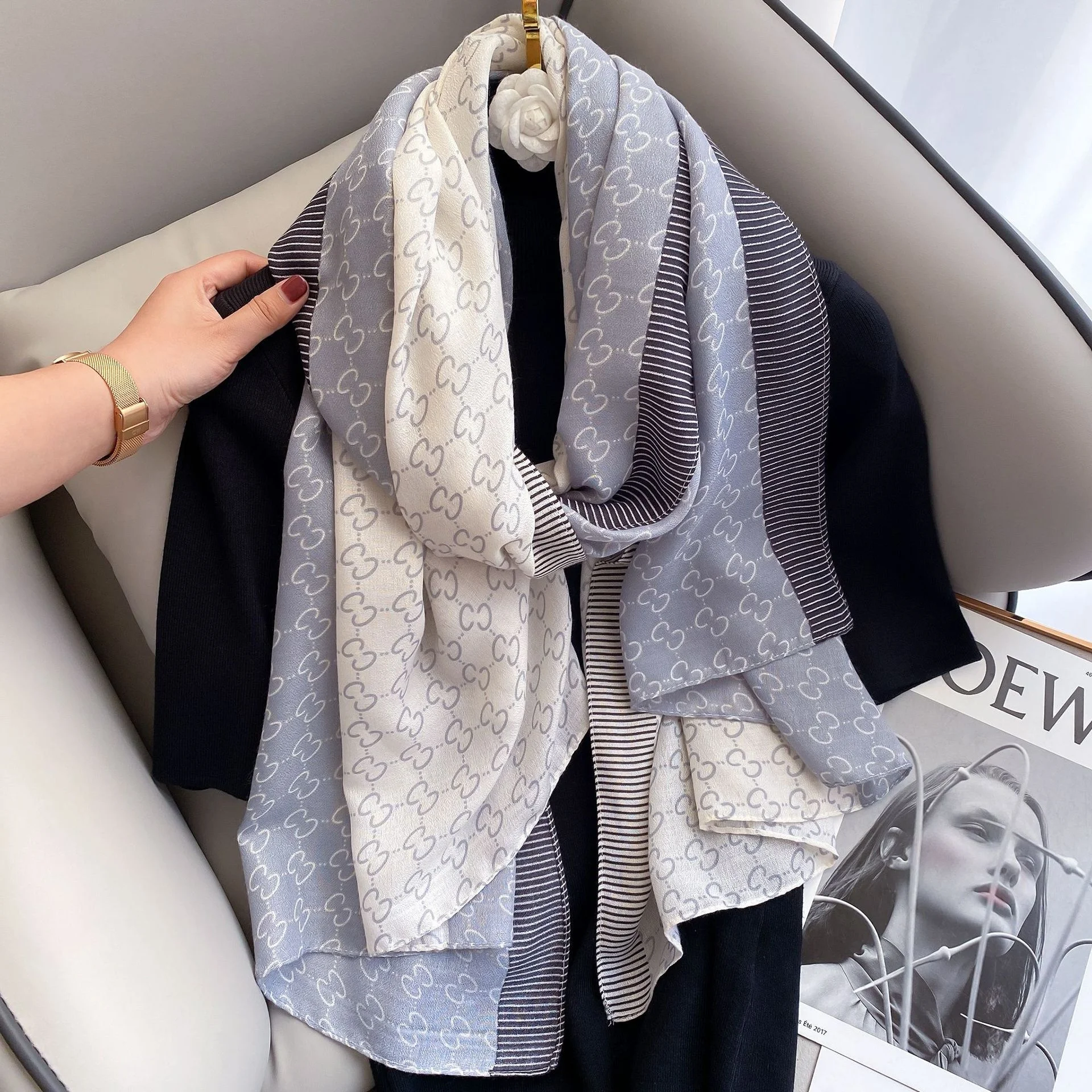 

Luxury 2202 new autumn fashion warm scarf designer ltter print pattern cotton and linen feel silk scarf Lady Hijab Luxury New