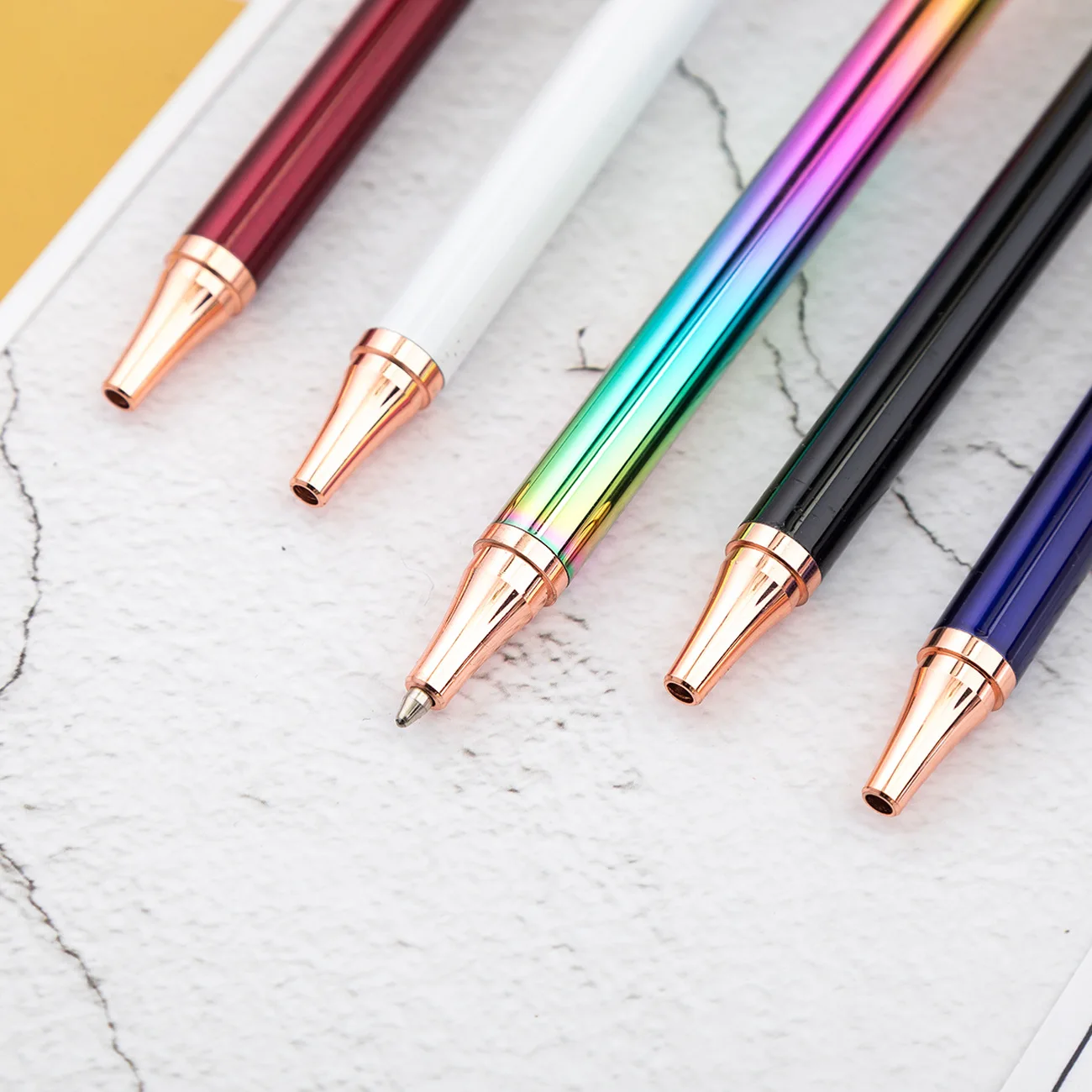 Красочная металлическая Роскошная шариковая ручка с металлическим покрытием