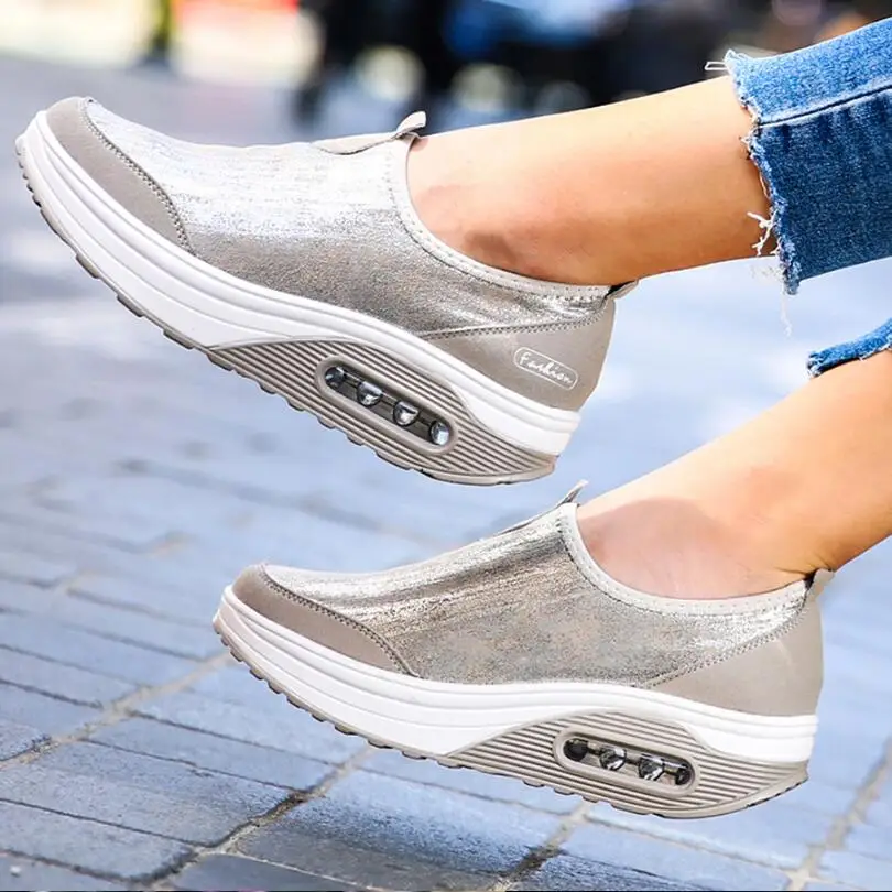 2020 женские туфли на плоской платформе. Женские мокасины. слипоны платформе