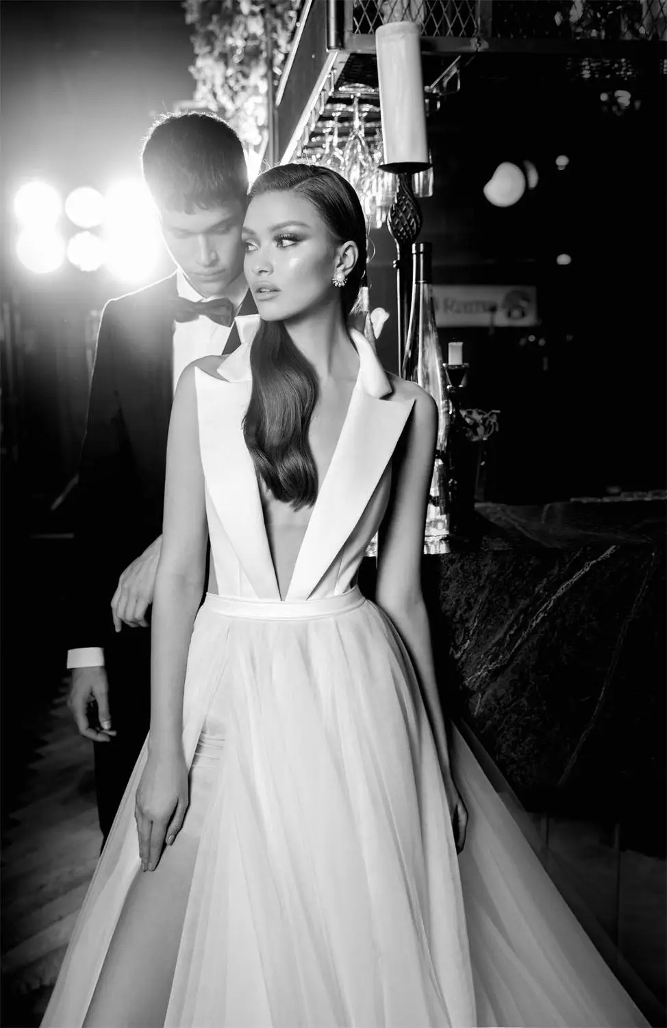 

Sexy Deep V Neck Wedding Dresses With High Slit Sheer Back Tulle Court Train Bridal Gowns A Line Custom Made vestido de novia
