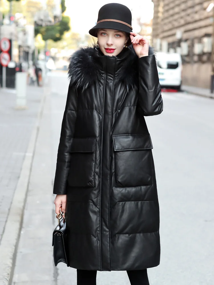 Куртка женская из натуральной овечьей кожи с воротником меха енота капюшоном 90%