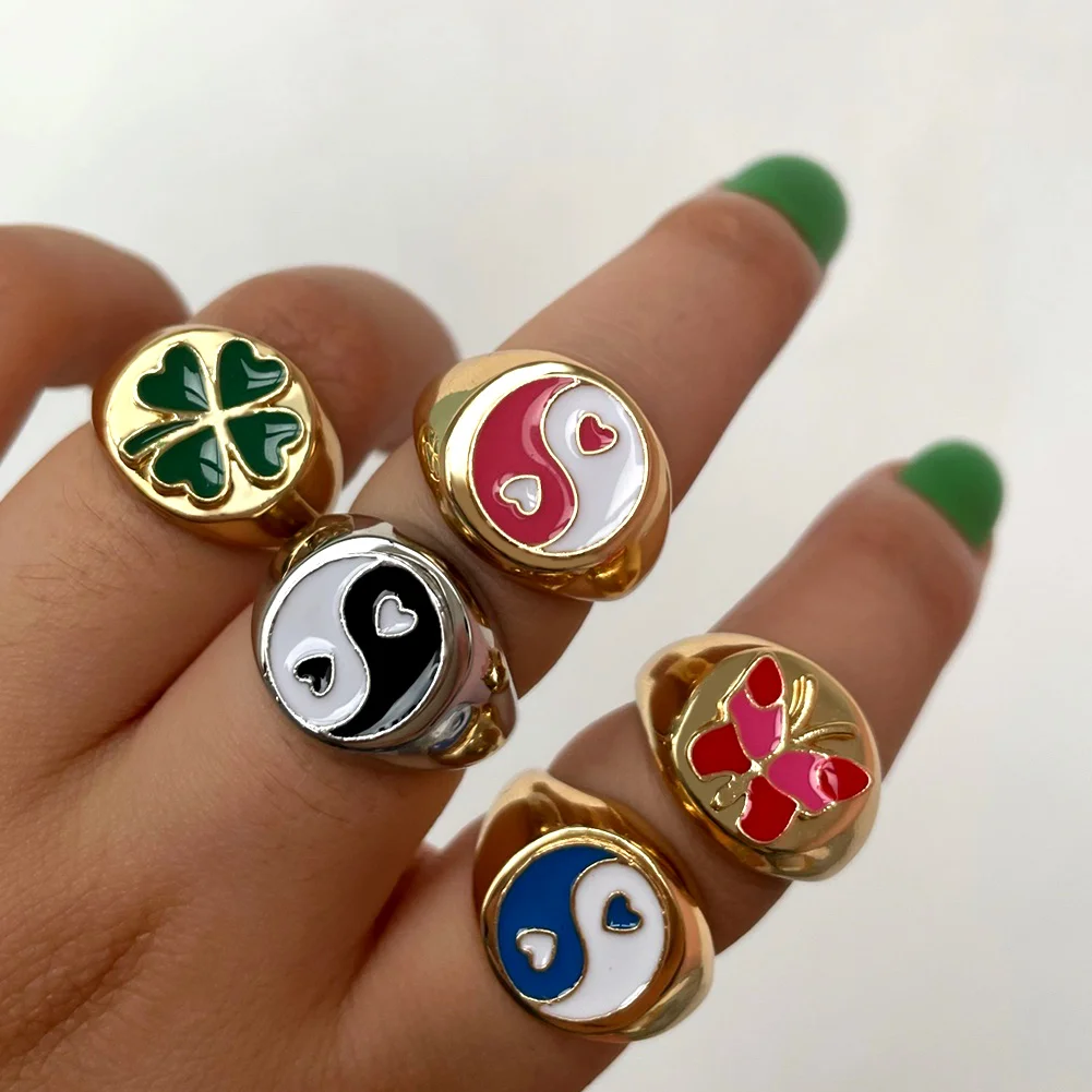 

2Pcs/Set Sweet Girls Cute Enamel Rings Small Daisy Yin Yang Butterfly Heart Metal Ring for Women 2021 Fashion Jewelry Wholesale