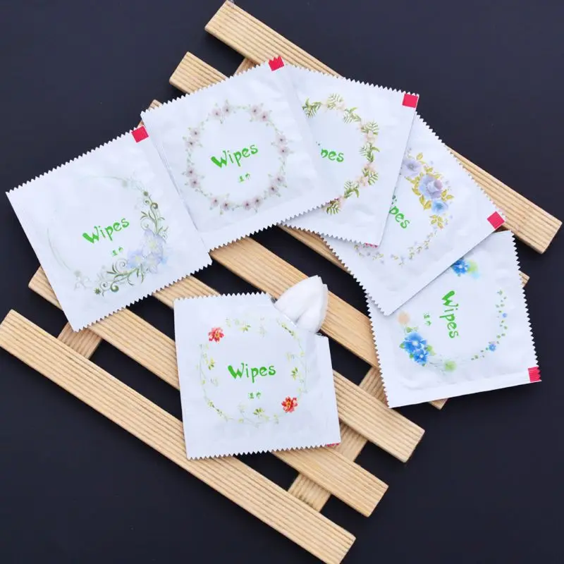 10x Cartoon Floral Print Condom Shape Wet Wipes Tissue Hand Face Cleaning Travel | Красота и здоровье