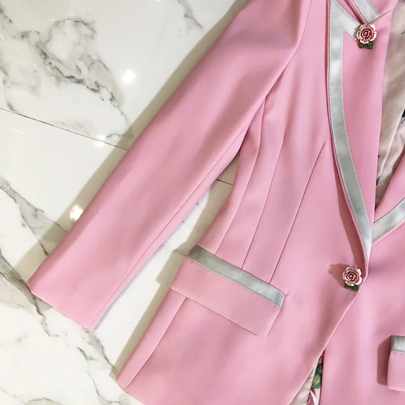 Блейзер Женский двубортный с длинным рукавом и розовыми цветами осень 2020 |