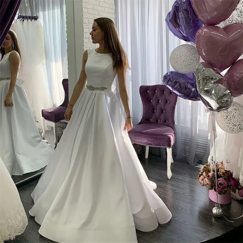 2020 New Neck White Ivory Wedding Dress Long Wedding Gowns Sleeveless Backless Party Bridal Dresses Vestido De Novias Satin