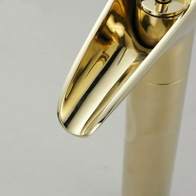 Роскошный современный золотой кран для ванной комнаты раковины водопада