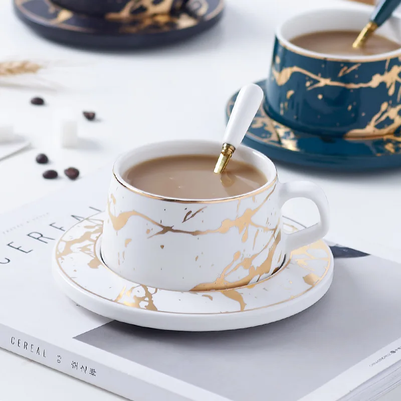 

Европейский керамический набор кофейных чашек с мраморным рисунком, креативная чашка для послеобеденного чая, блюдце, ложка, маленький рос...