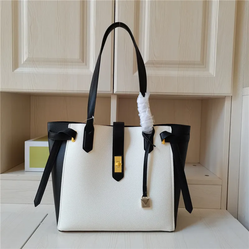 

Star's same lock head carrying bag Single Shoulder Tote Bag high capacity fashion leather shopping bag armpit bag