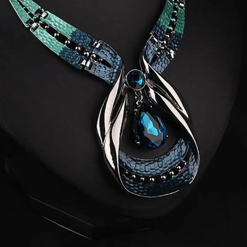 Women Statement Chain Pendant Choker Bib Necklace Earrings Fashion Jewelry Set |