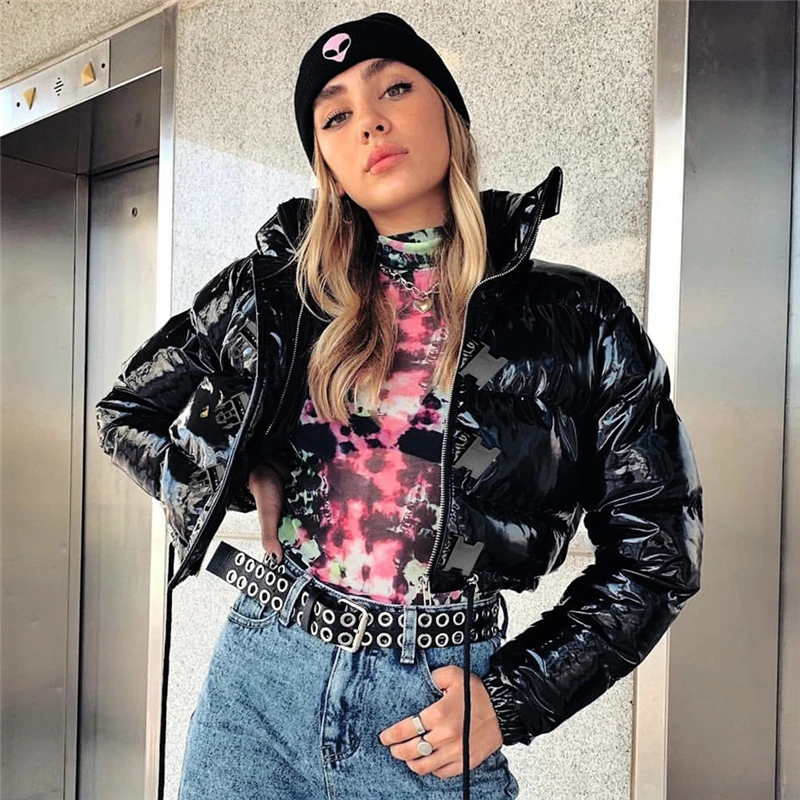 Укороченная черная куртка из искусственной кожи с пузырьками для женщин сезон