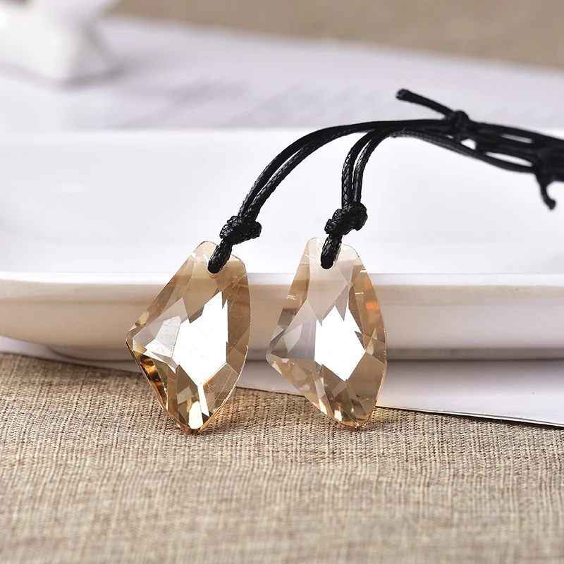 Оптовая продажа модный Асимметричный кристаллический кулон может добавить