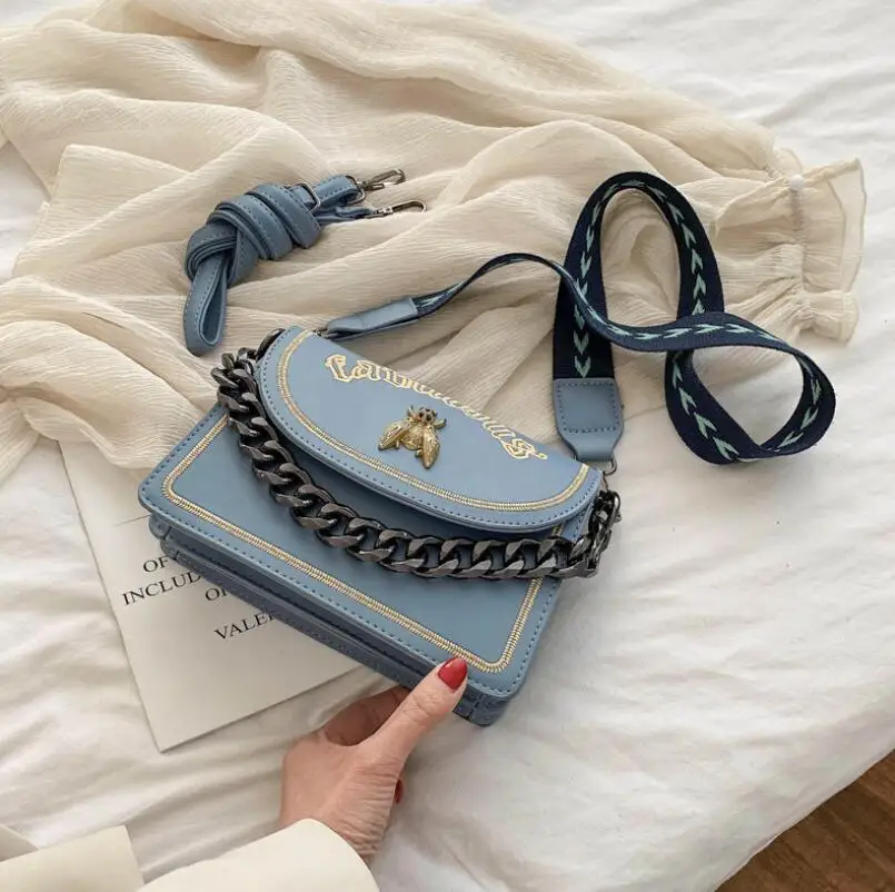 Women's bag 2020 new small square one shoulder messenger bee simple handbag coarse material insect leather 20cm | Багаж и сумки