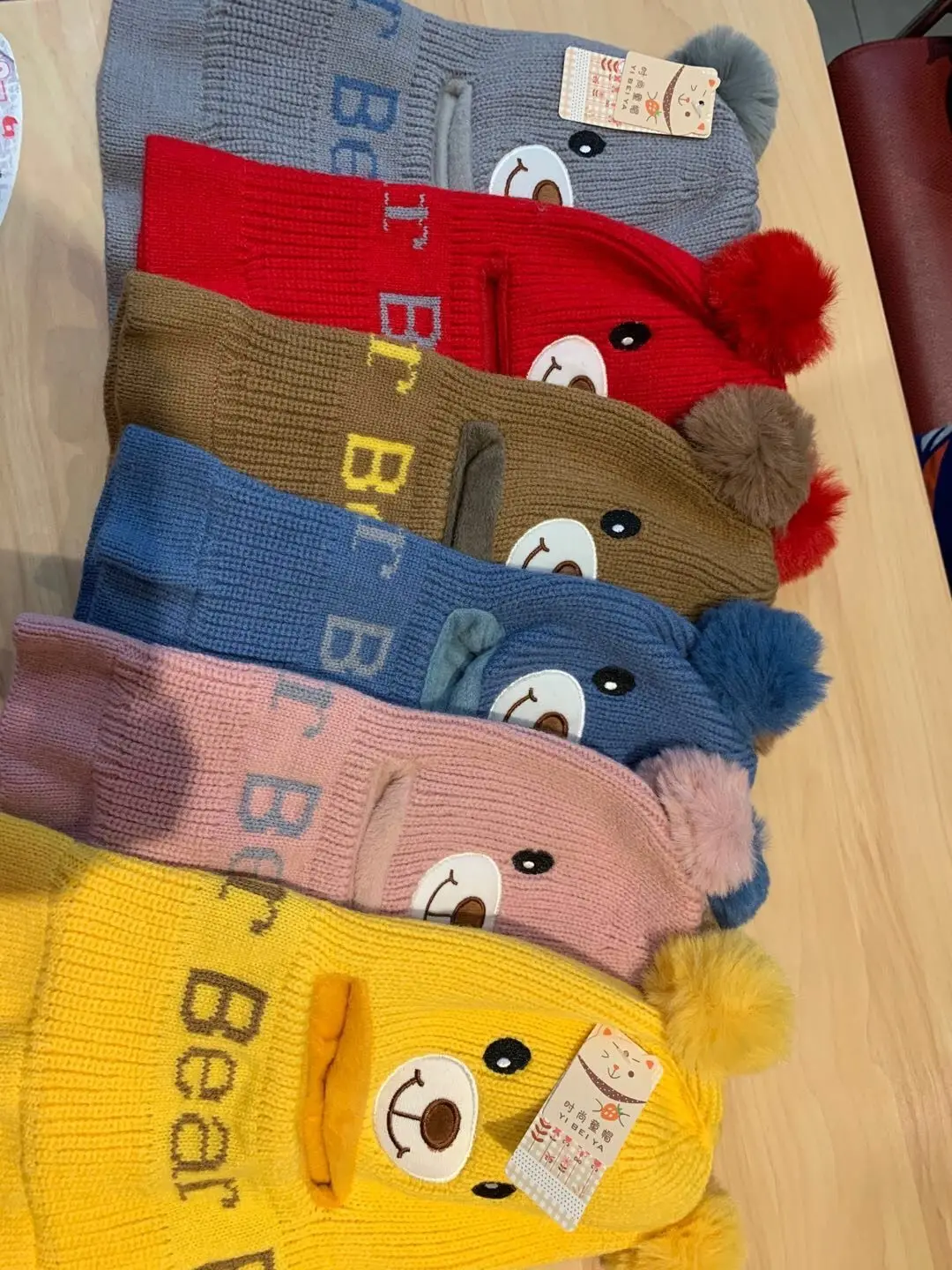 Шапка-бини с мультяшным медведем для мальчиков и девочек зимняя теплая вязаная