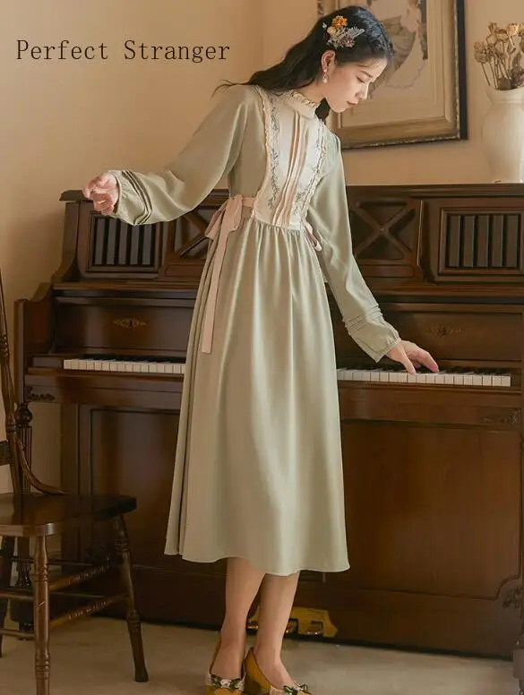 Женское платье с цветочной вышивкой длинное в стиле ретро воротником-стойкой и