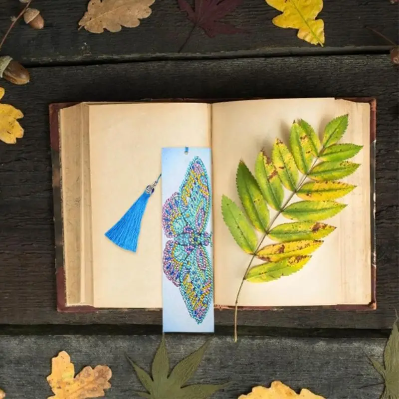 

Beaded Bookmarks with 5D Diamond Painting Christmas Gifts Special Shaped Diamond