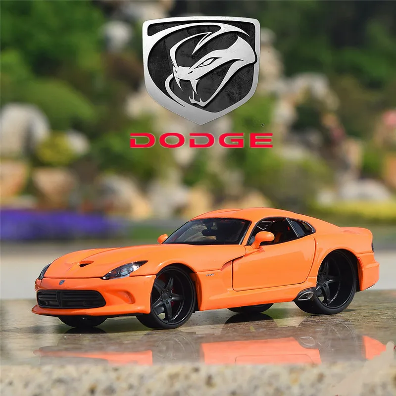 Модель автомобиля Maisto 1:24 Dodge Viper 2013 SRT GTS Roadster модифицированная модель из сплава