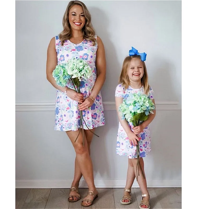 2021 новая подходящая одежда для мам и дочек платье летняя всей семьи Цветочная без