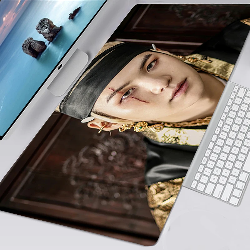 Коврик для мыши Agust D Suga King 40x90 игровые аксессуары нескользящий коврик аниме 90x30