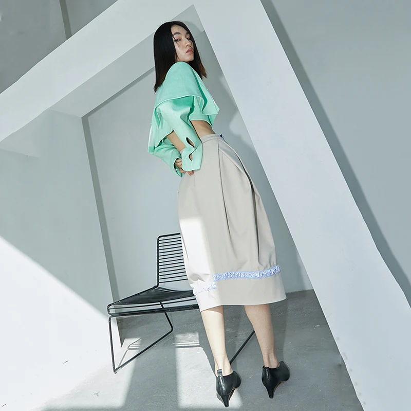 

[EAM] Buttons Pleated Front Vent Long Beige High Waist Half-body Skirt Women Fashion Tide New Spring Autumn 2021 1DD4768