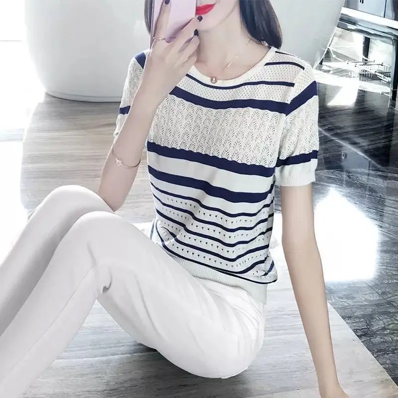 

Ice silk short sleeve women's T-shirt women's summer wear color matching striped T-shirt knitted bottomed shirt versatile loos