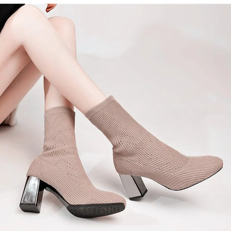 Модные ботильоны с эластичными носками на высоком массивном каблуке женские