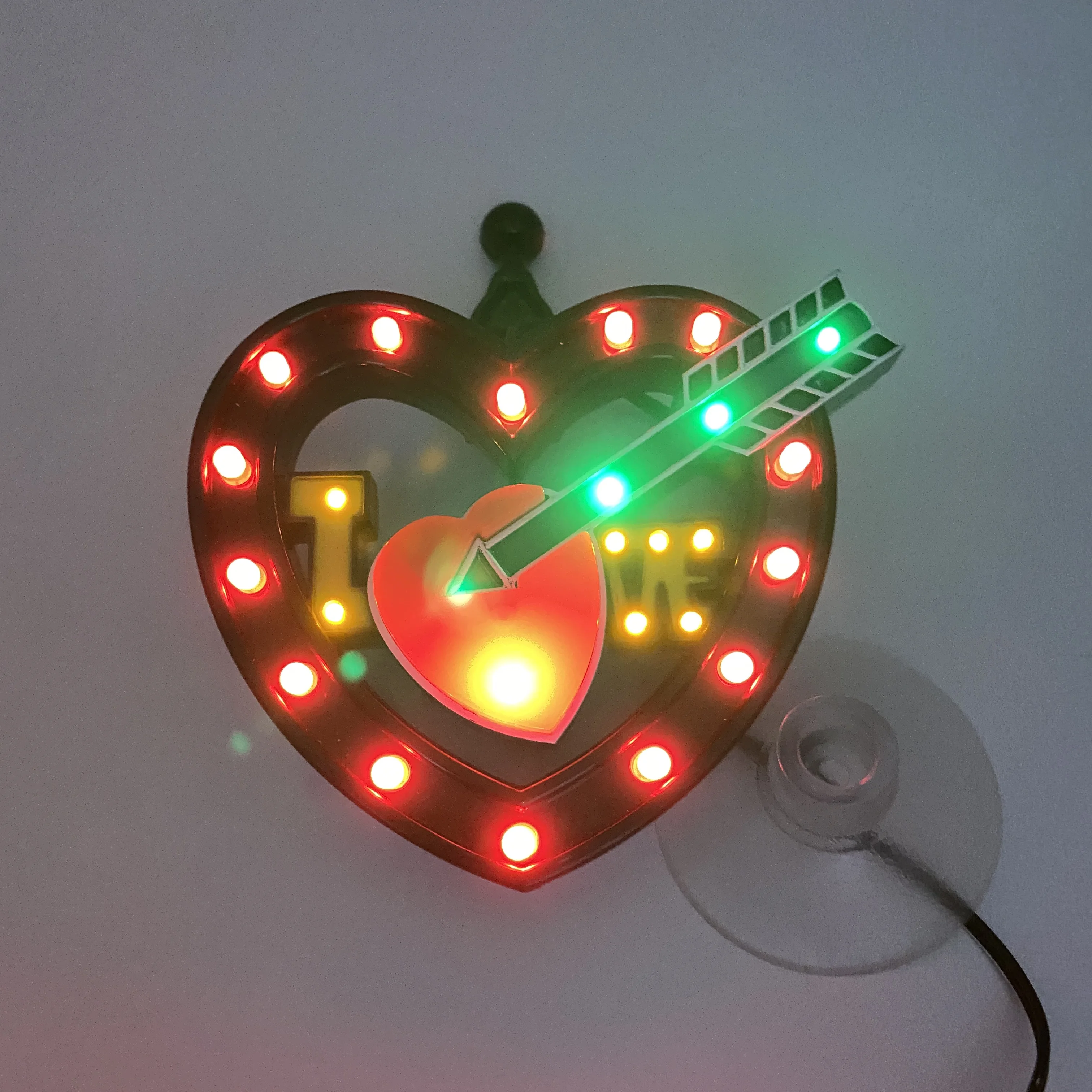 Автомобильный светодиодный светильник в виде сердца| |