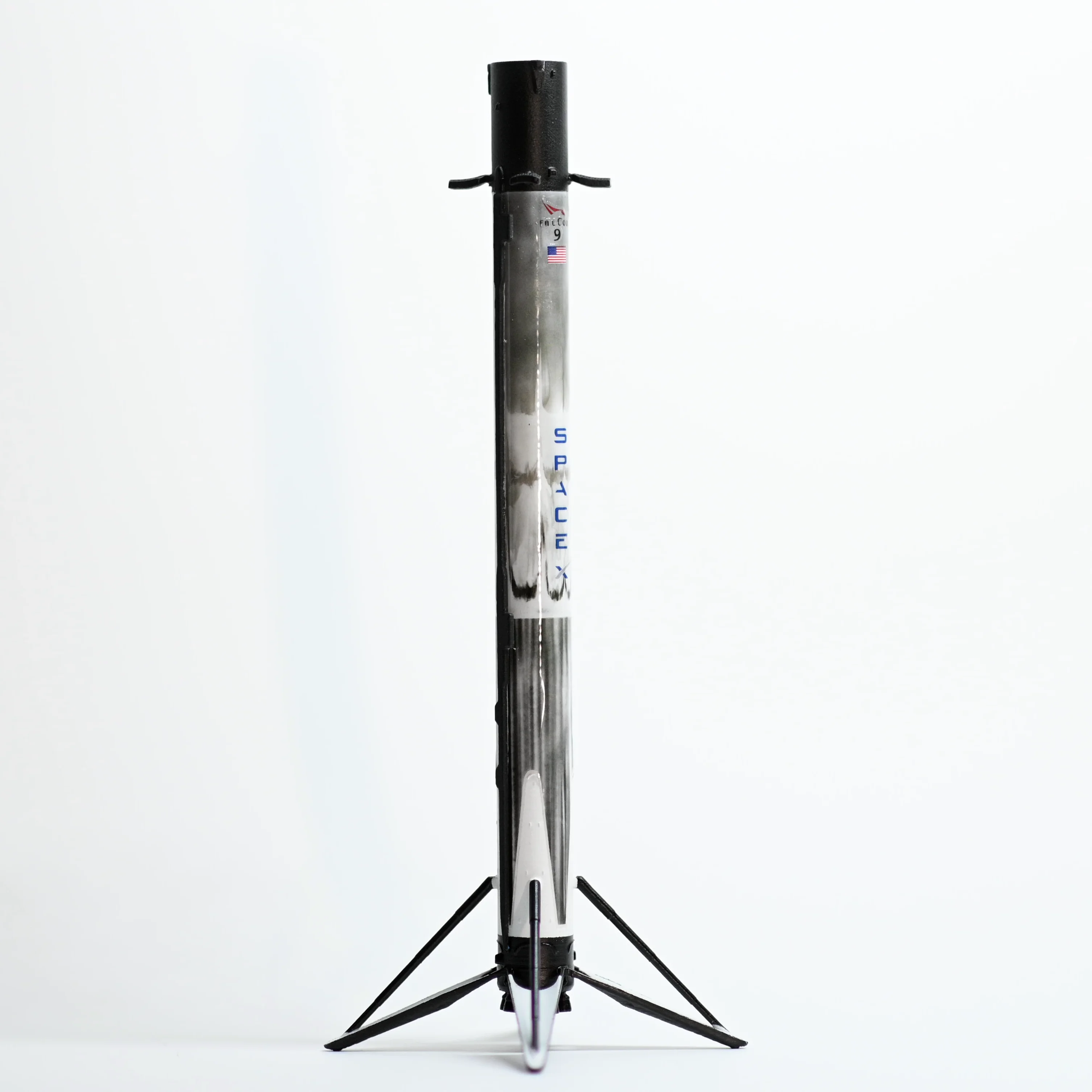 Модель ракеты SpaceX Falcon 9 модель Block5 этап 1 статическая для восстановления