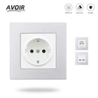 Электрическая розетка с двумя USB-портами и алюминиевой панелью