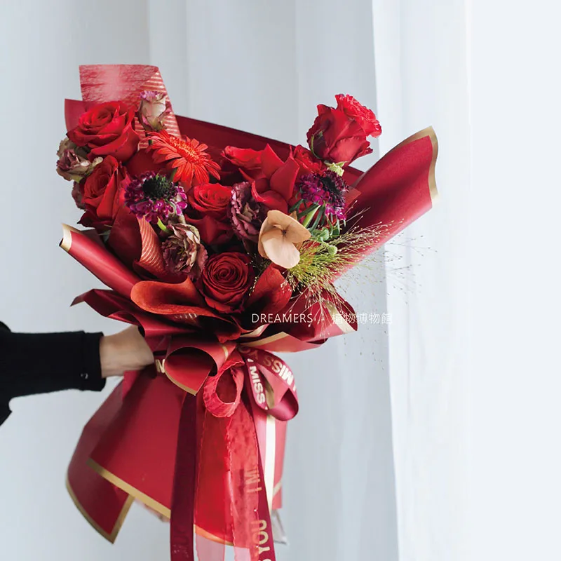 Цветочная упаковка полиэтиленовая пленка с золотой линией дуплексная бумажная