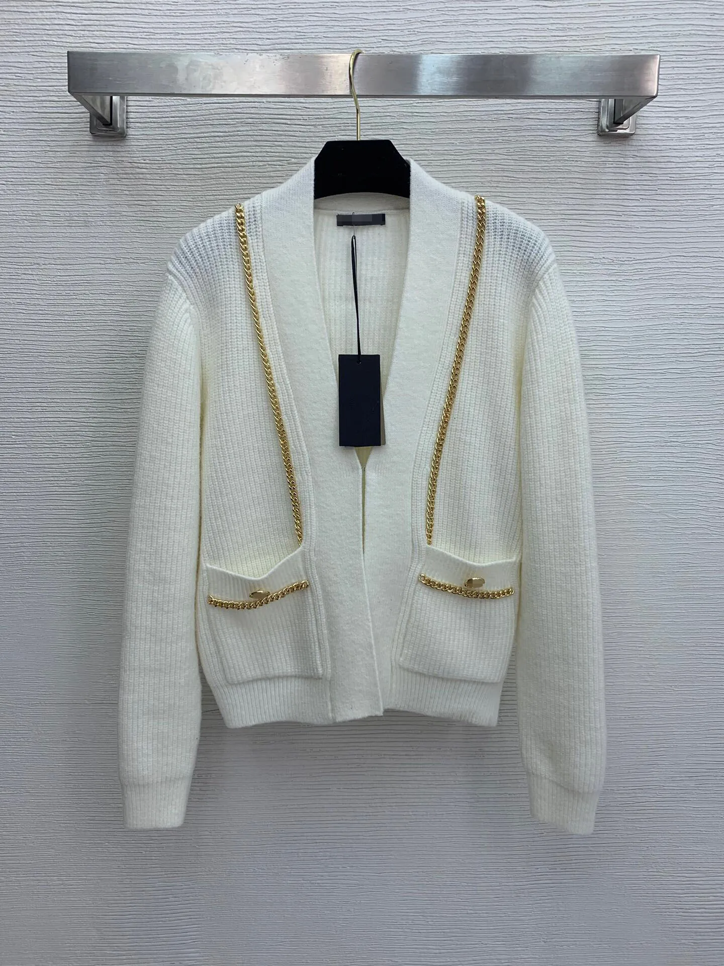 

Женский кардиган на пуговицах с надписью, плотный кардиган с металлической цепочкой, куртка, пальто, Осень-зима