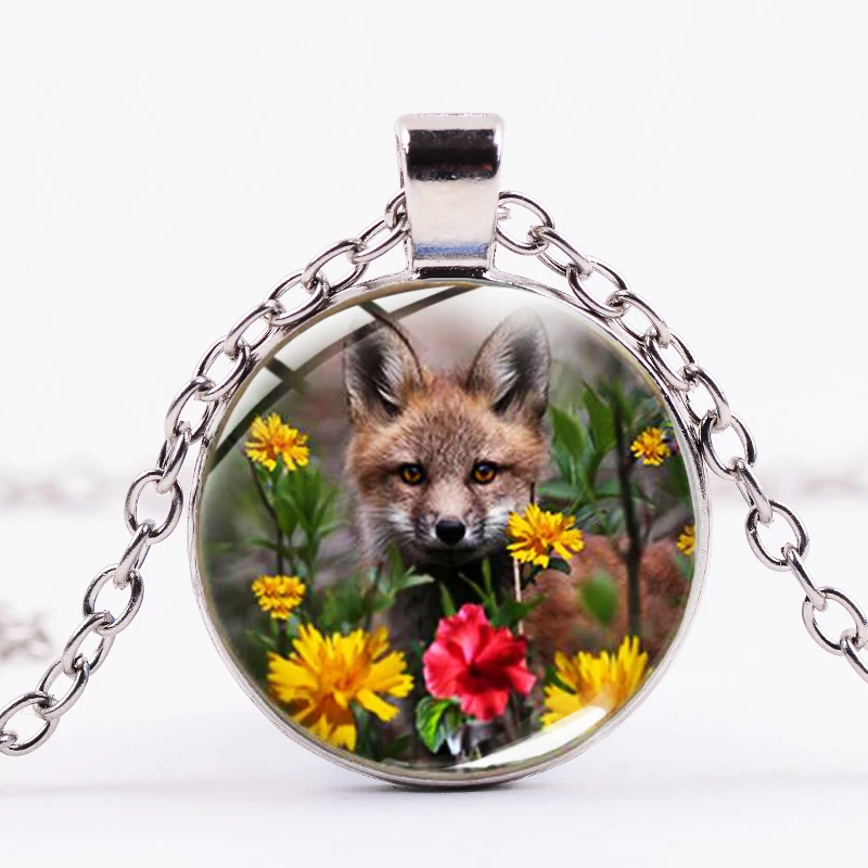 Азиатских 2019 белого цвета с рисунком лисы Шарм Подвеска в виде красивого цветами