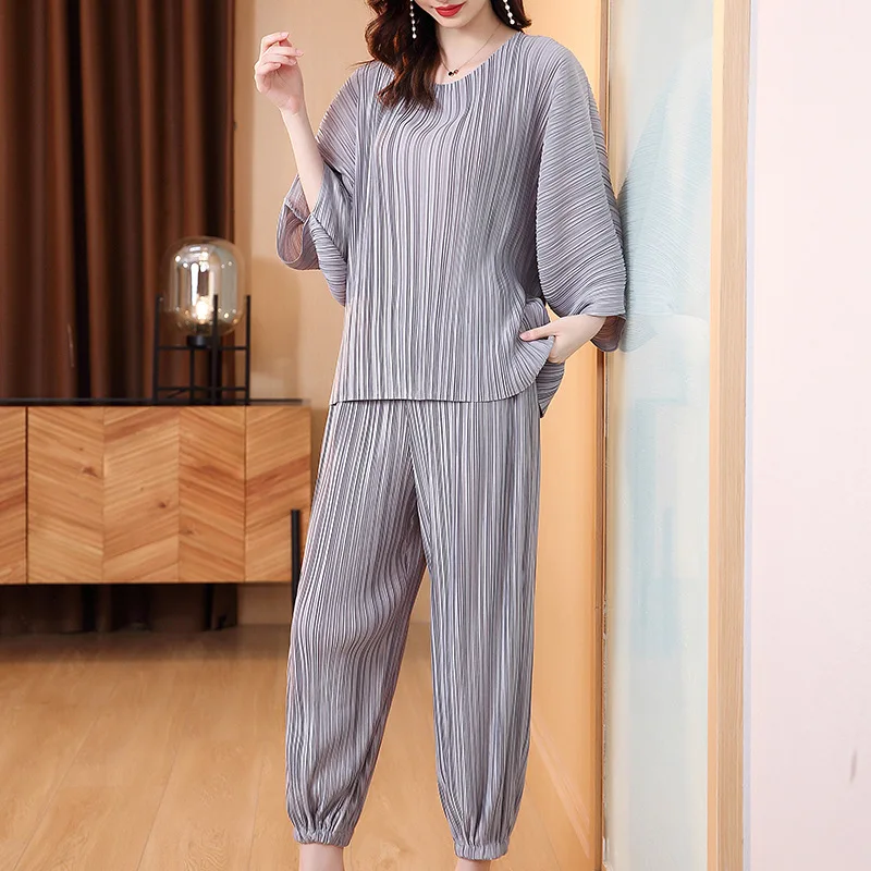 

Pleated Leisure Suit Women's 2021 Summer New Temperament Large Two-piece Set