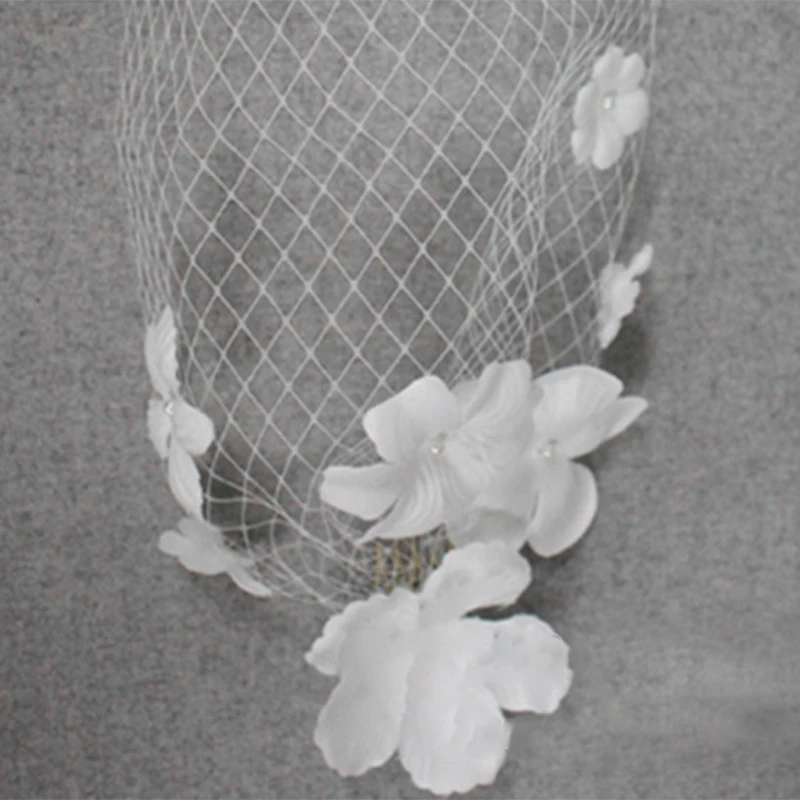 Гребень для волос с белыми цветами невесты и румян Высококачественная прошитая