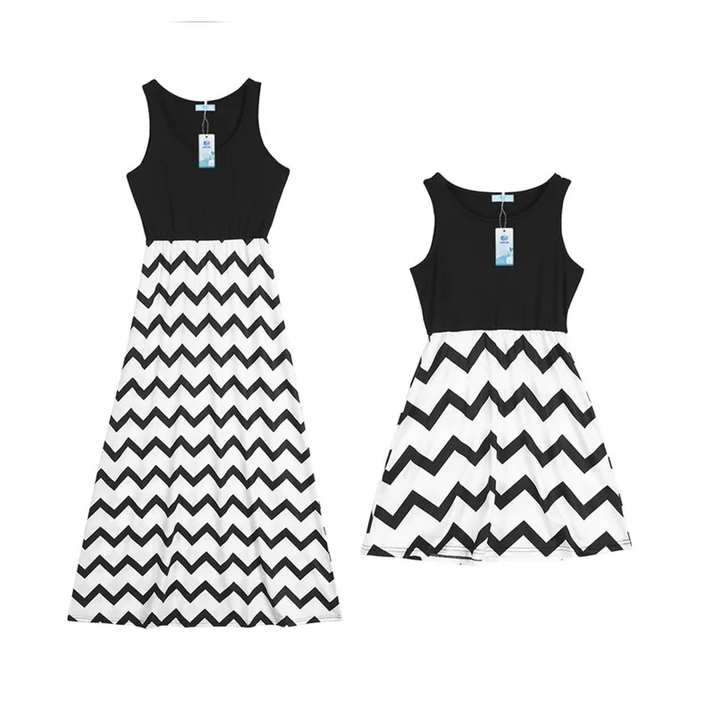 Летнее платье для мамы и дочки Повседневное макси в полоску стиле бохо комплект