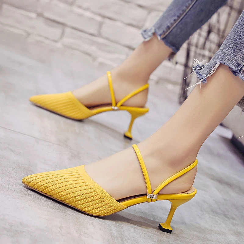 Женские шлепанцы с открытым носком на квадратном каблуке без застежки женские