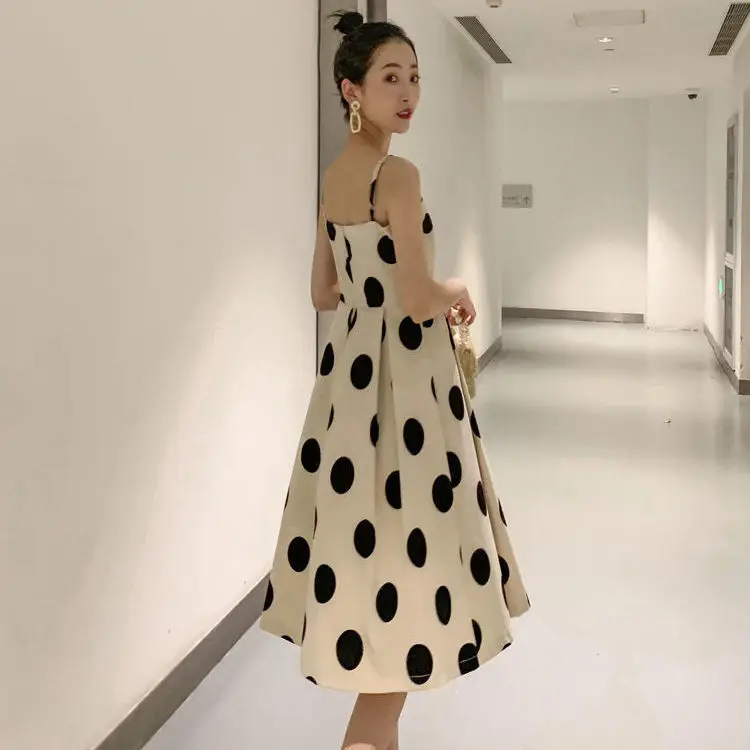 

Summer new loose large women's dress wave point sleeveless suspender slightly fat pregnant women's dress