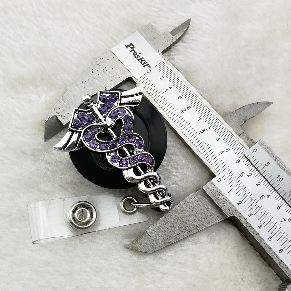 20 шт. горячая Распродажа Блестящий Стразы выдвижной значок катушка Медсестра