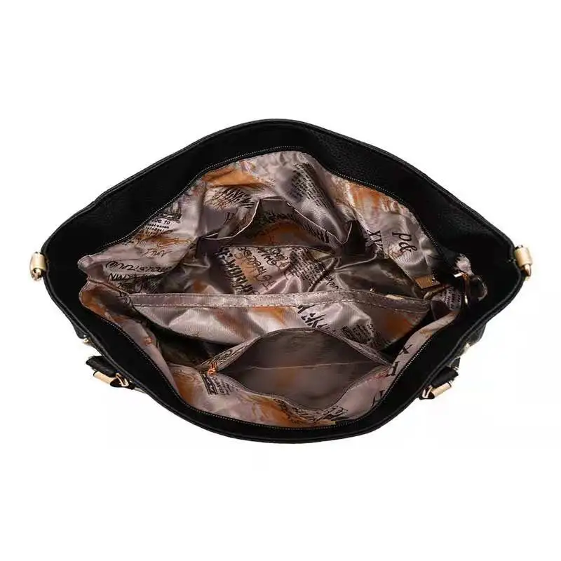 

2021 new European and American style one-shoulder portable messenger handbag trendy atmospheric fashion bag
