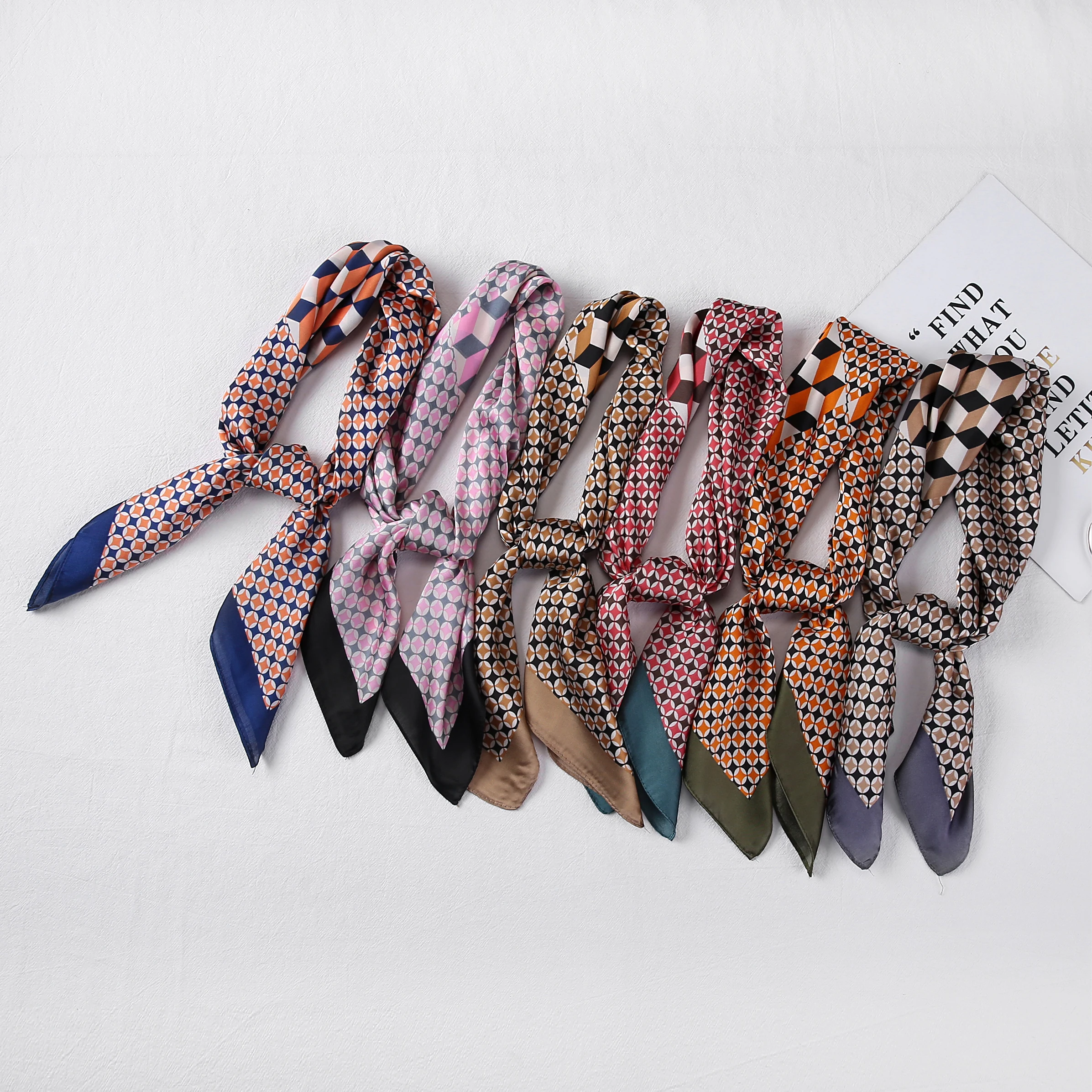 

Платок женский весенне-летний квадратный, 70 Х70 см