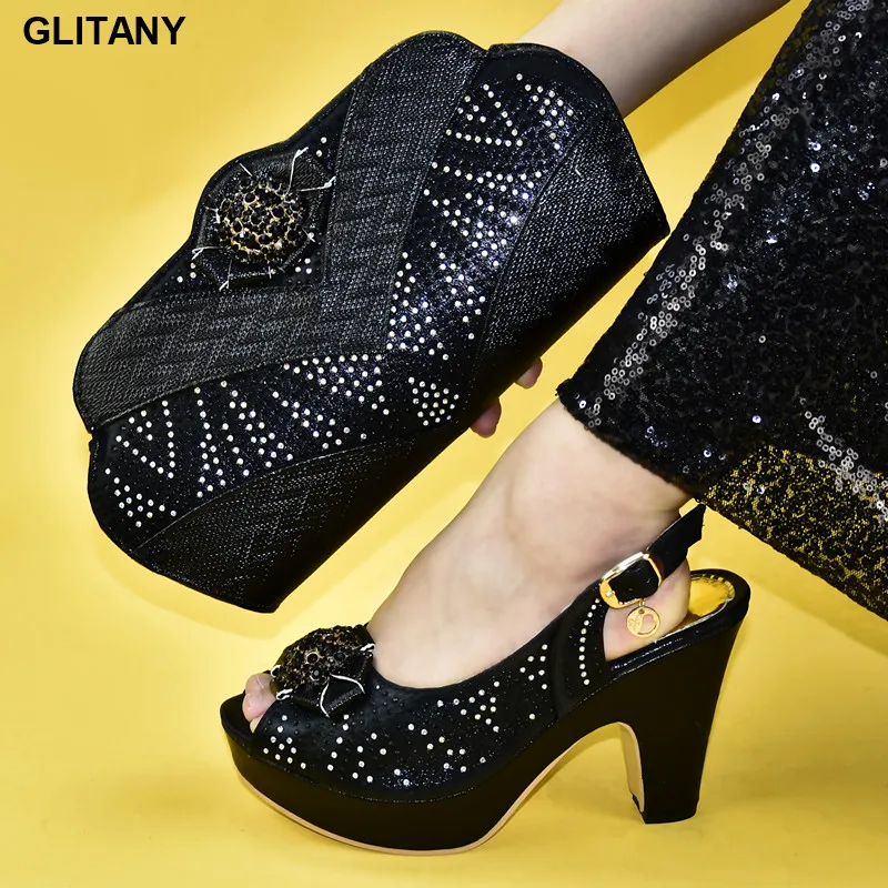 Комплект из туфель и сумочки в африканском стиле Итальянский комплект обуви