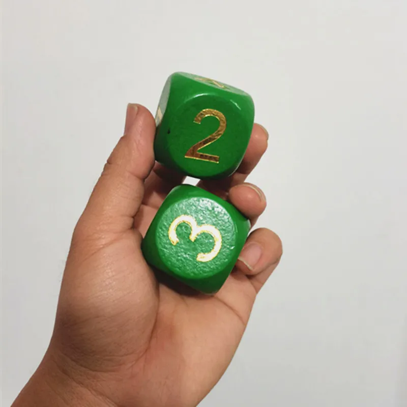 Игральные кости из массива дерева 2 дюйма шт./упак. 4 см | Спорт и развлечения