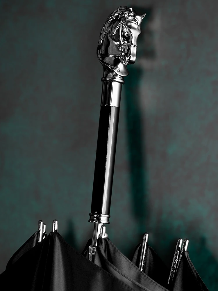 Offerte Manico Lungo Ombrello Nero Cavallo Lusso Antivento Business Ombrello Retrò Decorazione Impermeabile Guarda Chuva Rain Gear EI50UA