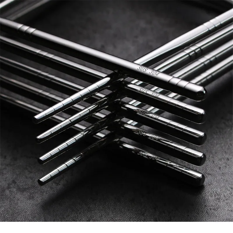 

1 Pairs Stainless Steel Chopsticks Laser Engraving Patterns Food Sticks Portable Reusable Chopstick Sushi Kitchen Chopstick tool