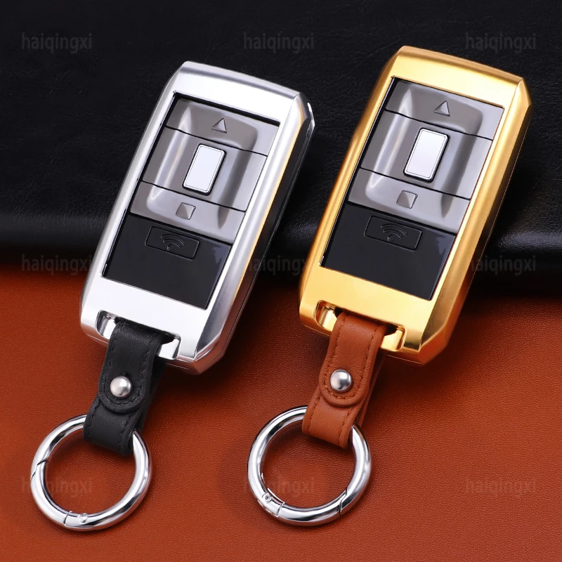 

Car key case for for Rolls Royce Cullinan gold-plated car 18 Phantom/21 Gust key case key chains car accessories keychain