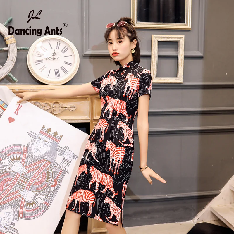 Женское платье карандаш в китайском стиле тренд 2020 ретро с коротким рукавом и